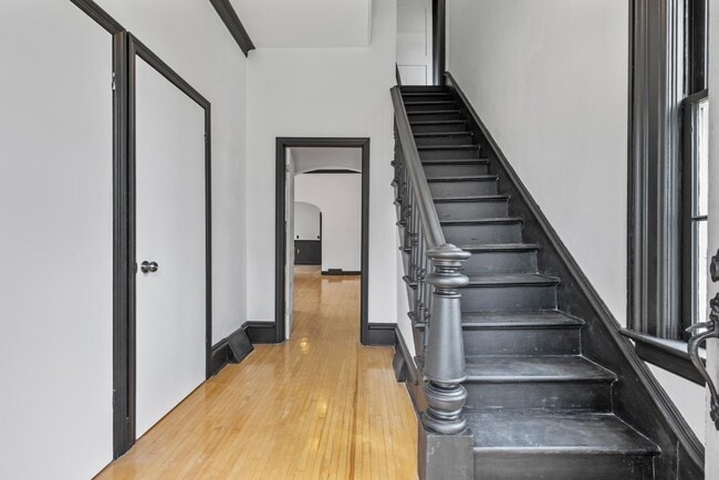 Building Photo - 335 1st St
