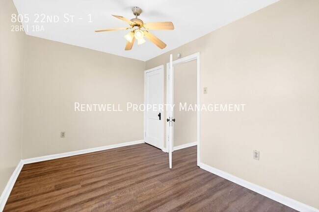 Building Photo - 805 22nd St