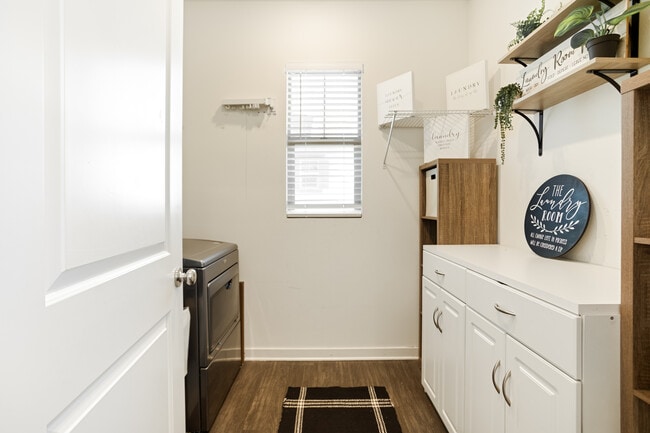 Building Photo - 4846 S Monarch Pl