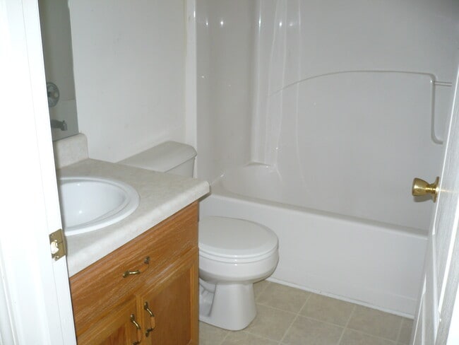 Building Photo - 3035 Fields Dr