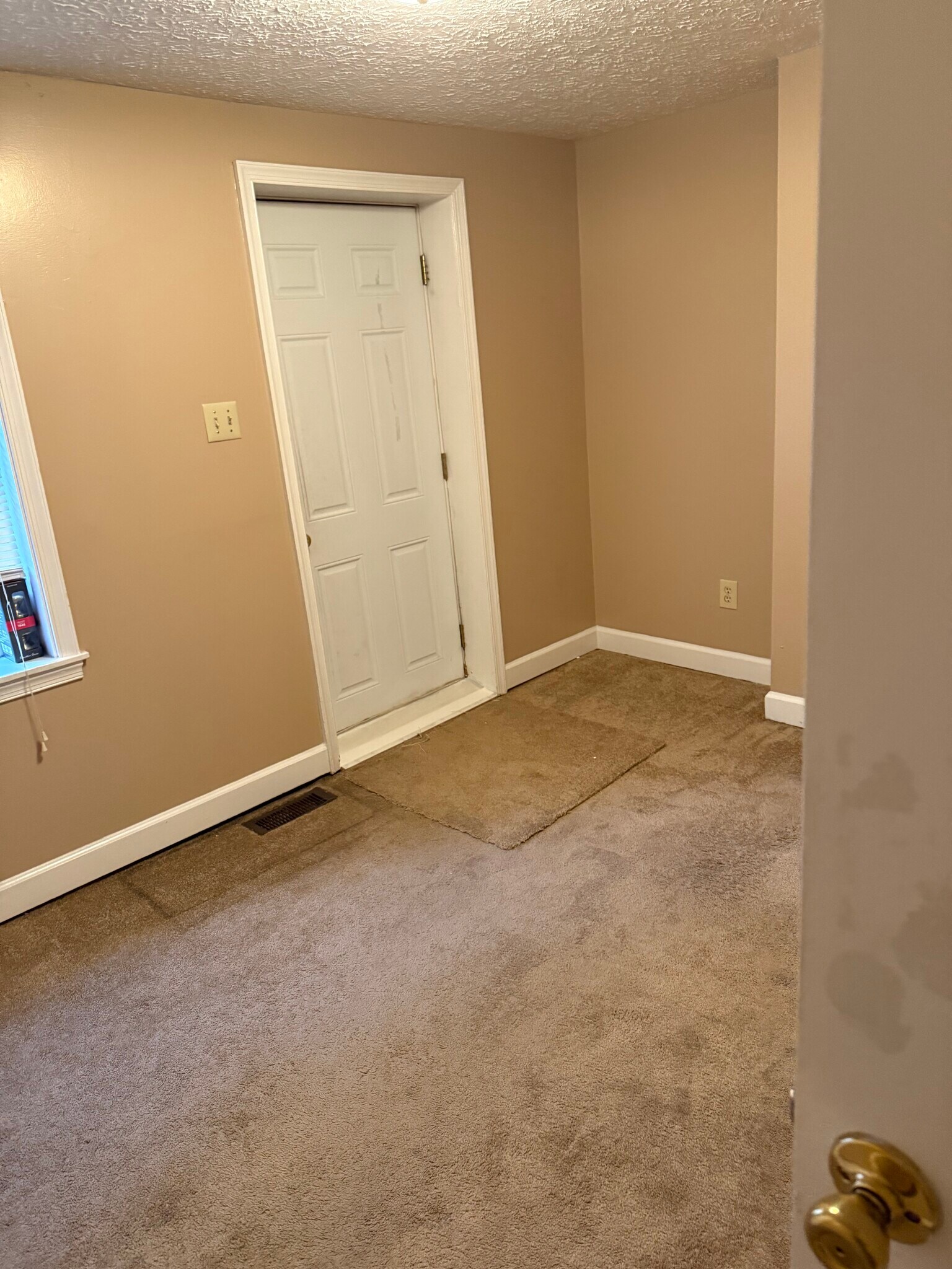 Building Photo - 210 N Kent St