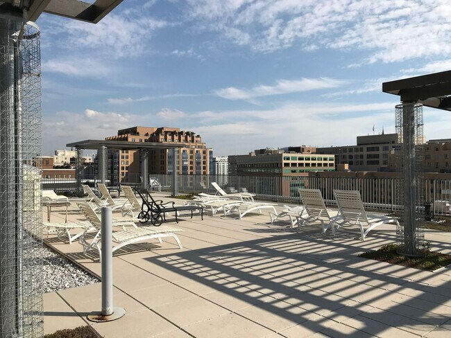 Building Photo - Spectacular Scott Circle Solarium Studio A...