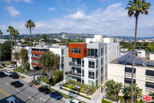 Building Photo - 250 N Crescent Dr