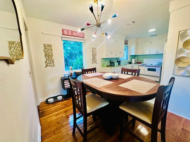 Building Photo - 27 Escalona Ave