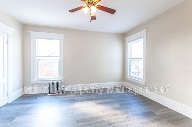 Building Photo - 261 Orange St