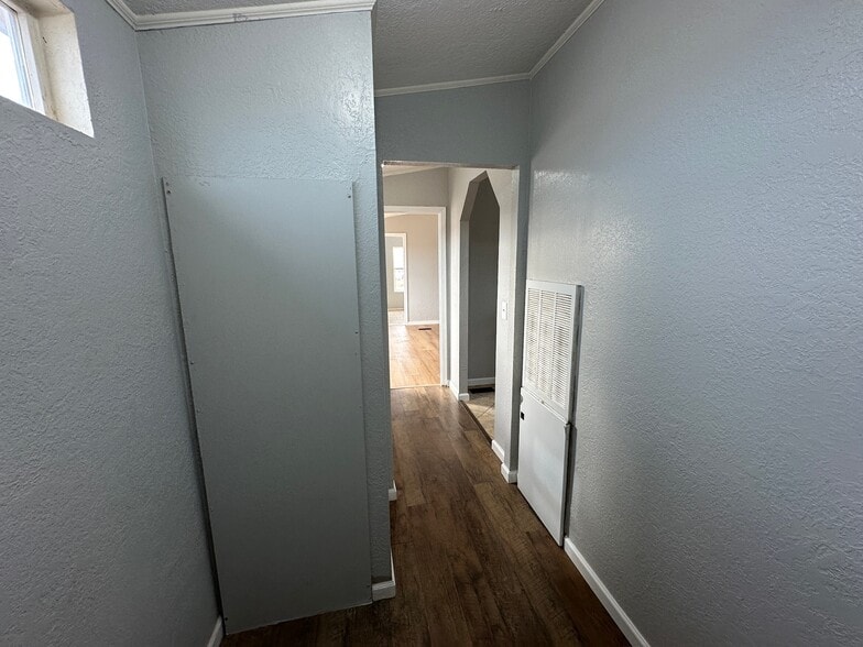 Building Photo - 7301 E County Road 62