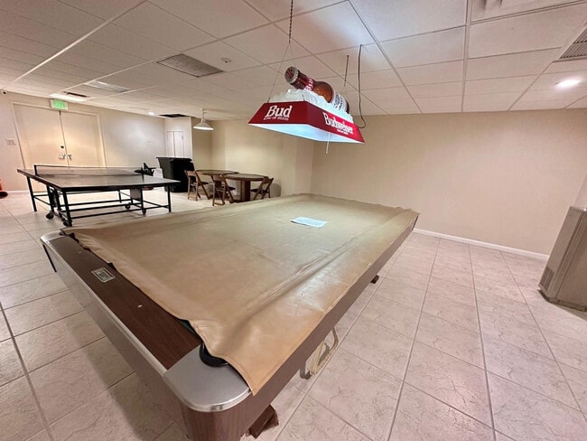 Building Photo - 3111 N Ocean Dr