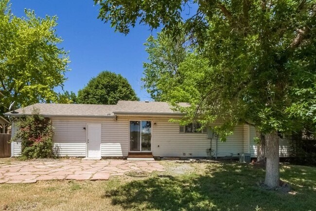 Building Photo - 9286 Clermont Dr