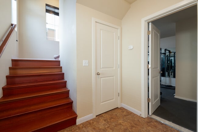 Building Photo - 6733 37th Ave S