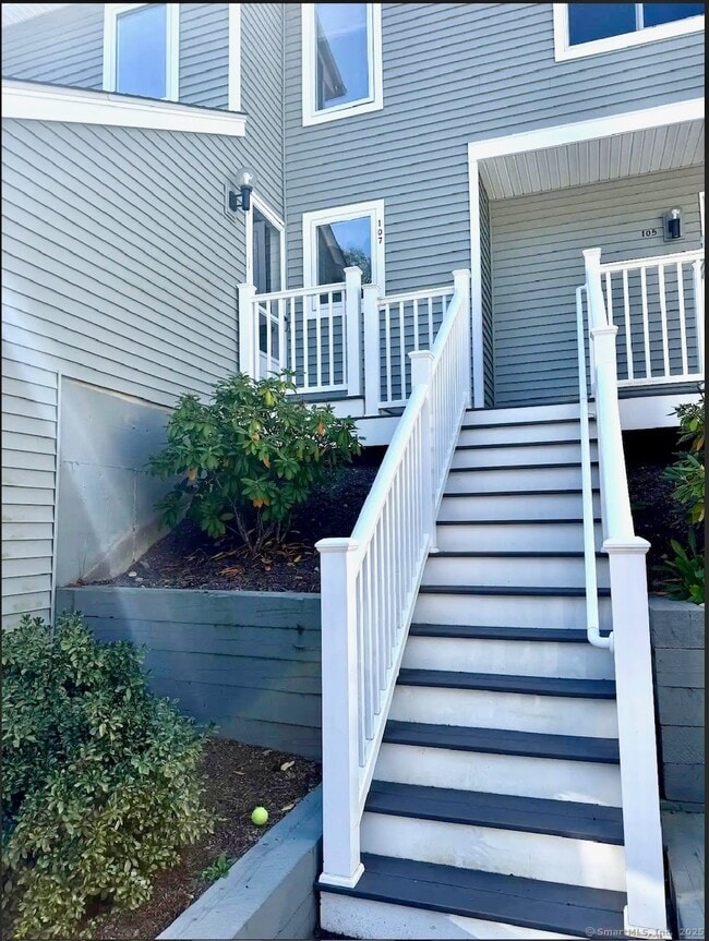 Building Photo - 107 Glen Dr