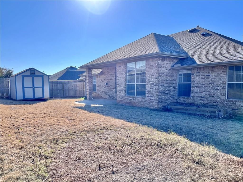 Building Photo - 628 Allison Ln