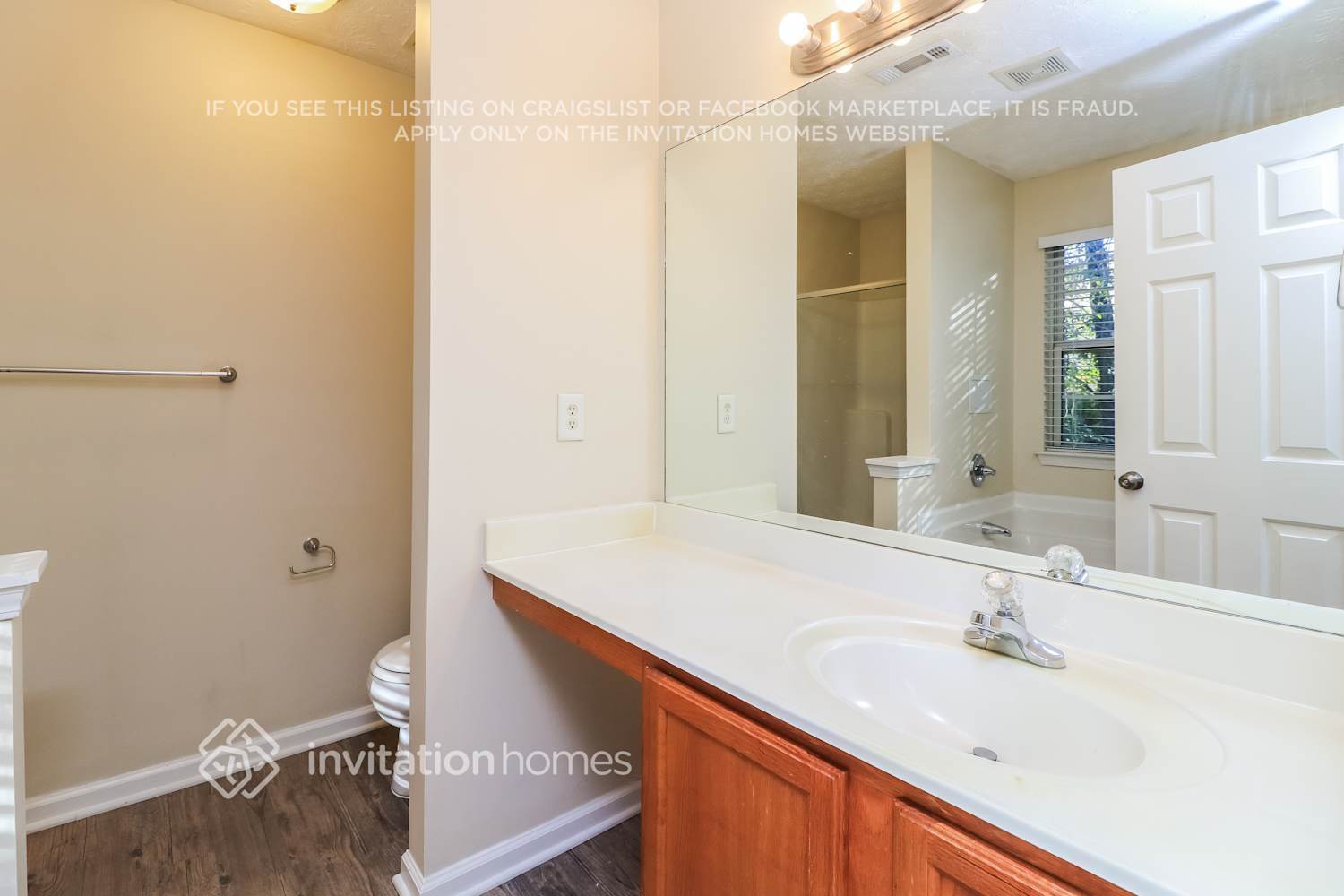 Building Photo - 66 Springbottom Dr SE