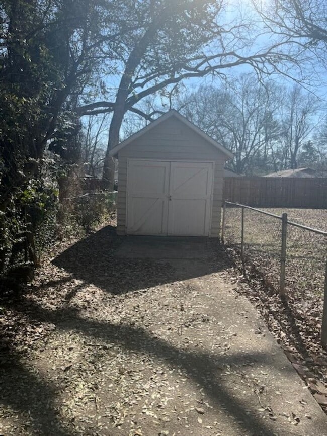 Building Photo - 3589 Carnes Ave