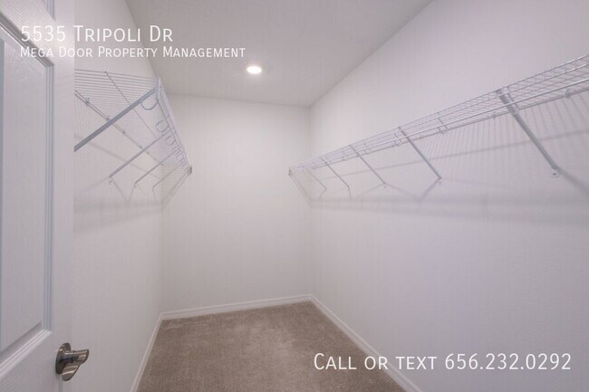 Building Photo - 5535 Tripoli Dr