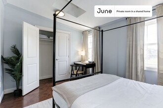 Building Photo - Room in Shared 5 bed/3.5 bath home in Capitol Hill