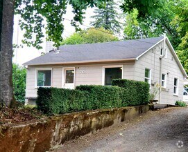 Building Photo - Maplecrest
