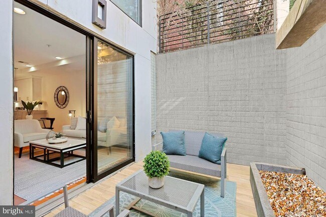 Building Photo - 2140 Wisconsin Ave NW