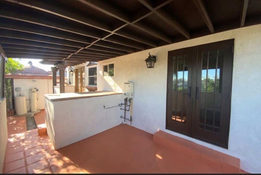 Building Photo - 2541 Haller St