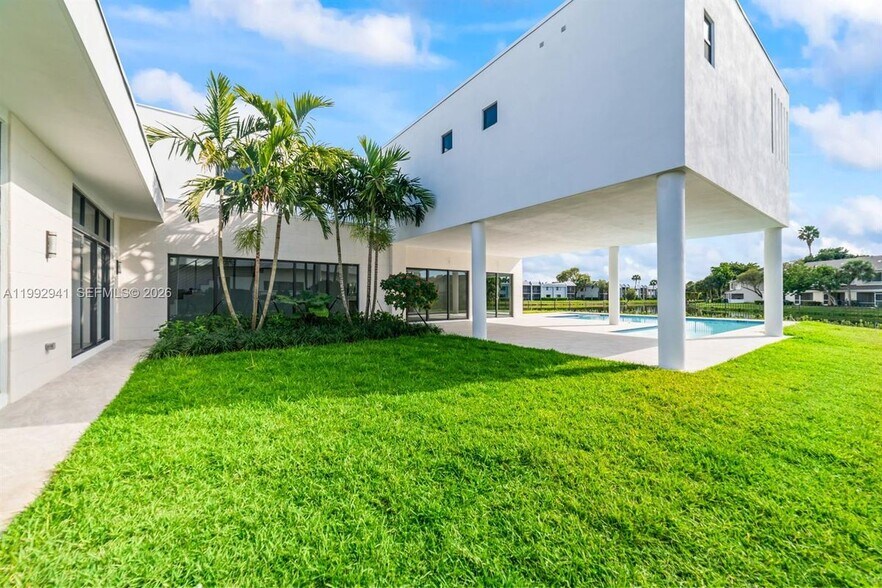 Building Photo - 16680 Botaniko Dr N