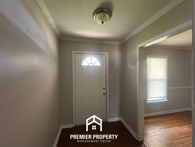 Building Photo - 5218 Fernleaf Ave