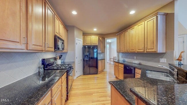 Building Photo - 401 Waverly Hills Dr