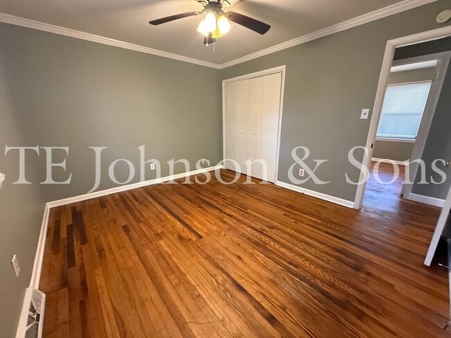 Building Photo - Charming 4 Bedroom in Winston Salem