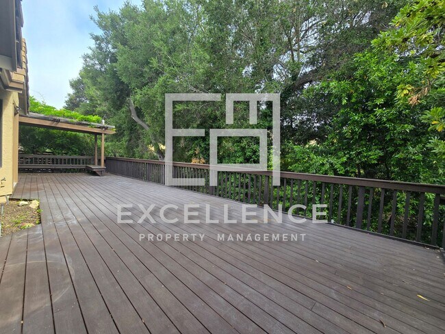 Building Photo - In the Villages 55+ Gated Community, 2/2+ Office, 1900+Sf, Deck, Views, Golf Course and Much More