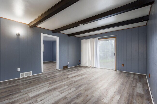 Building Photo - 19435 McCormick St