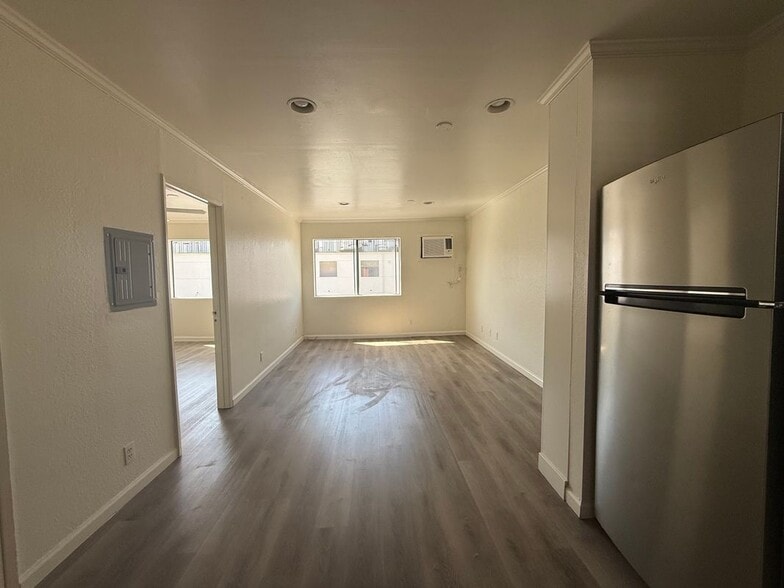 Building Photo - 1816 N Gramercy Pl