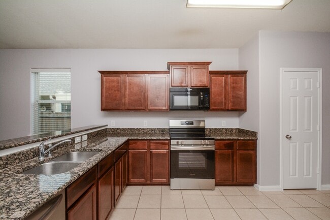 Building Photo - 30915 W Lost Creek Blvd