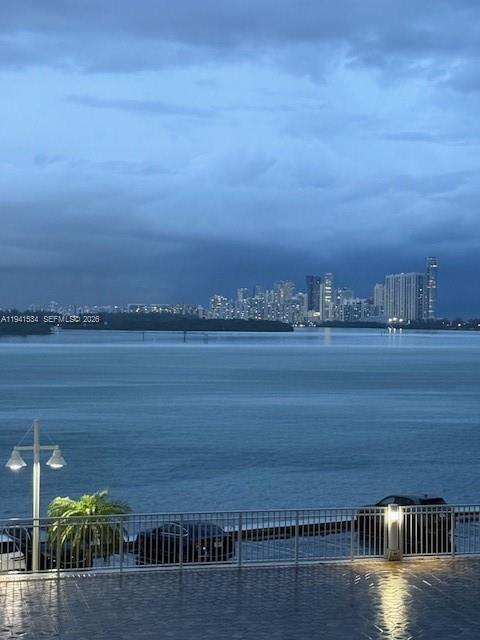 Building Photo - 10350 W Bay Harbor Dr