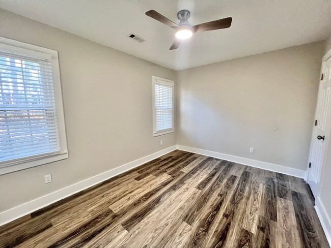 Building Photo - Newly Remodeled 2BD, 2BA Raleigh Condo in ...