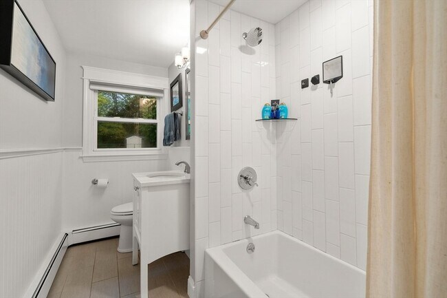 Building Photo - 62 Gregory Rd