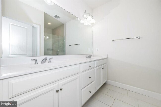 Building Photo - 45366 Daveno Square