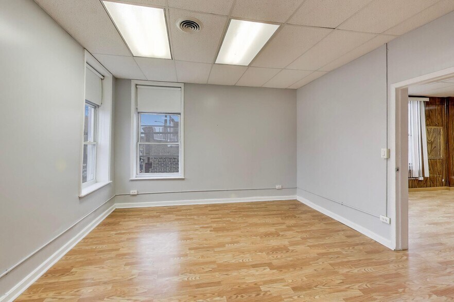 Building Photo - 3744 W 26th St