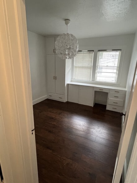 Building Photo - 782 W 100 S
