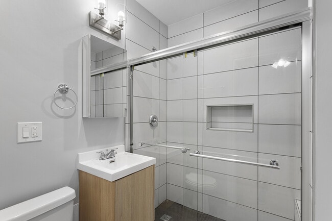 Building Photo - 1627 W Chase Ave