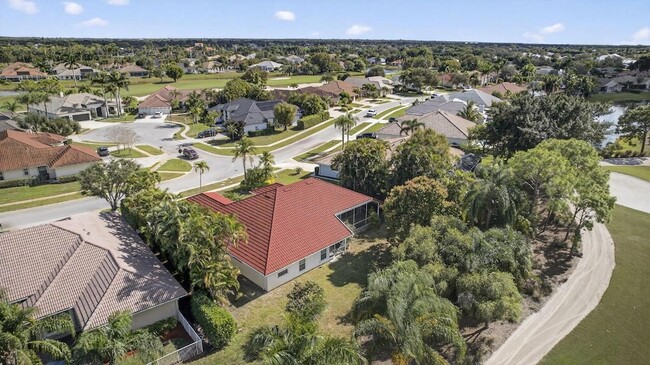 Building Photo - 1940 S Club Dr