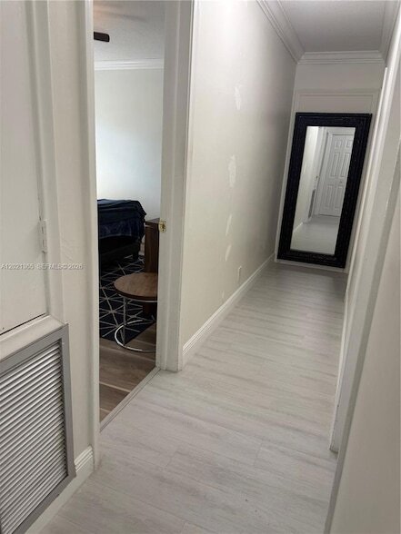 Building Photo - 5170 SW 18th Ct