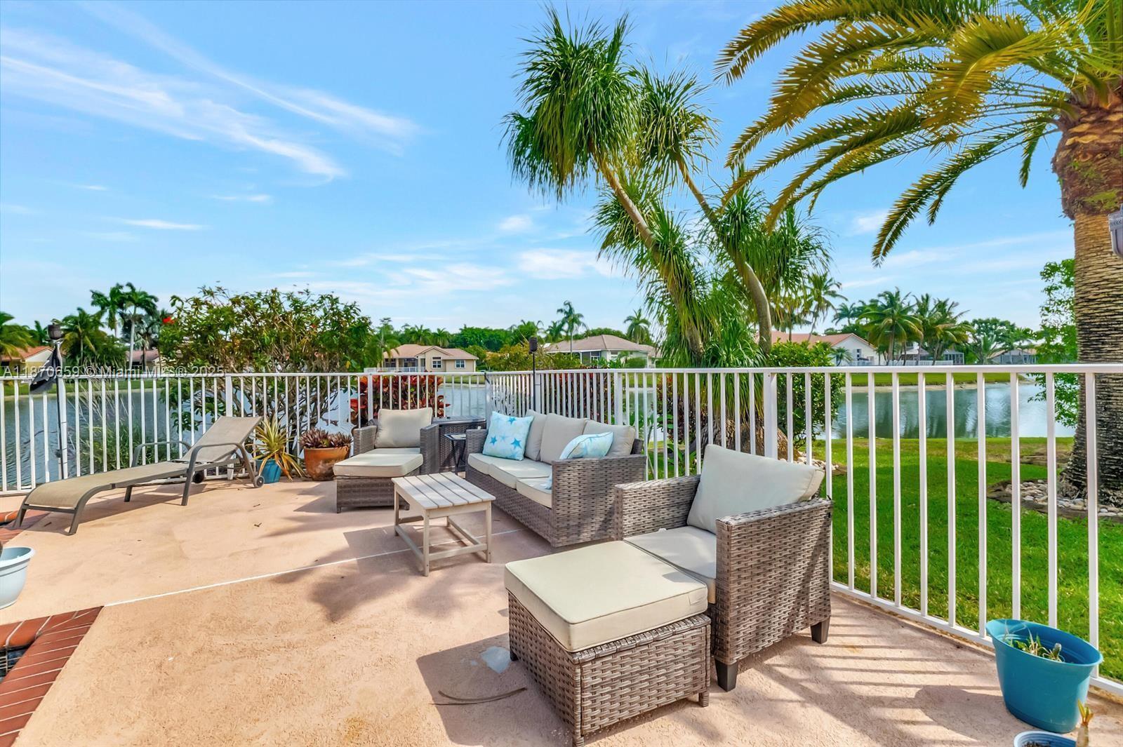 Building Photo - 19314 King Palm Ct