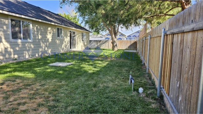 Building Photo - Fantastic Home with RV Parking!