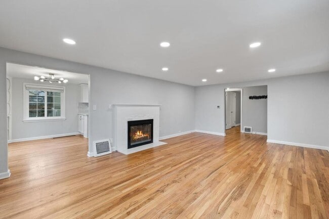 Building Photo - 1703 NE 91st St