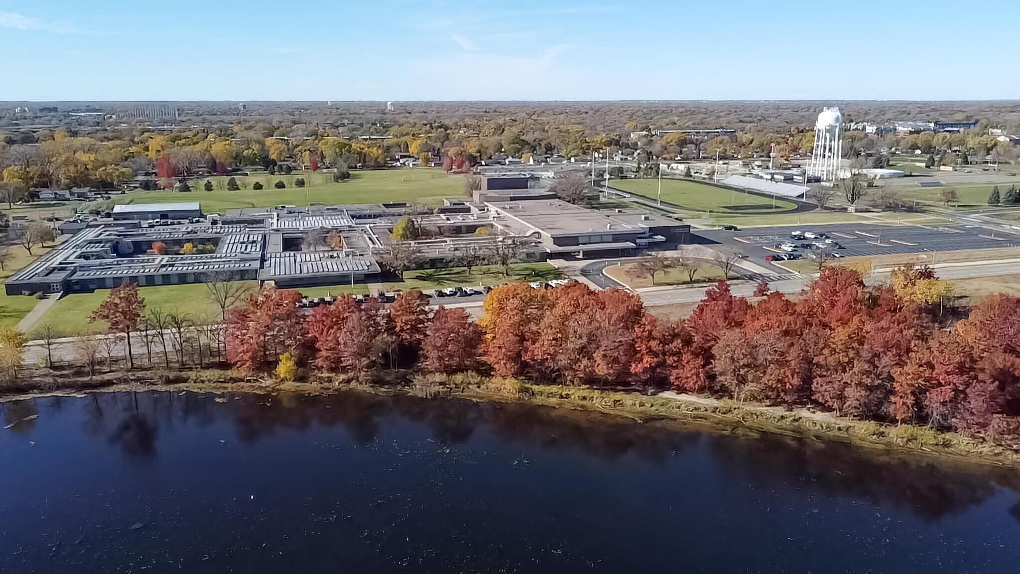 Building Photo - 5800 Moore Lake Dr W