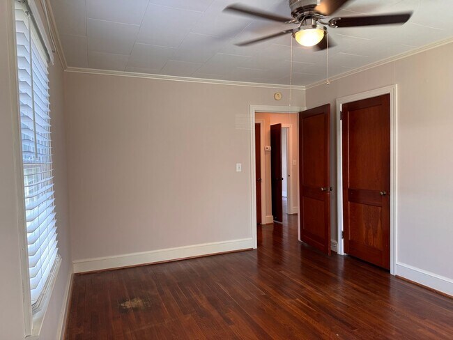 Building Photo - 2 BED, 1 BATH HOME LOCATED A FEW BLOCKS FROM DOWNTOWN ASHEBORO!