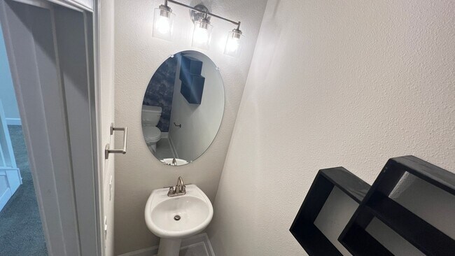 Building Photo - Beautiful Harmony Central Water Front Home AVAILABLE NOW!