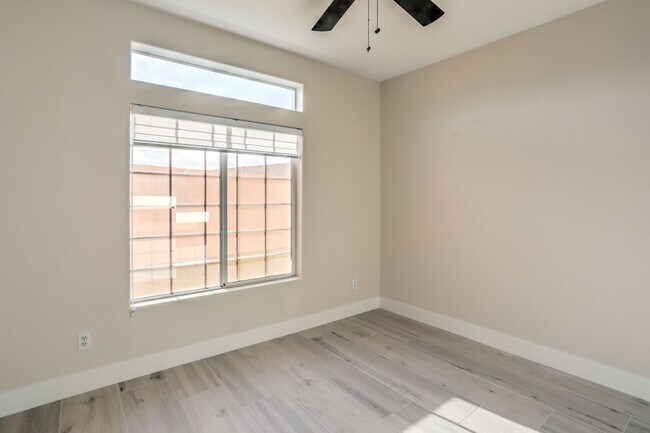 Building Photo - Luxury 5-Bedroom Home in Guard-Gated Community with 3-Car Garage