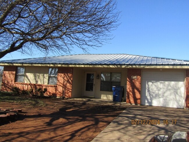 Building Photo - Home located in the Cache area!