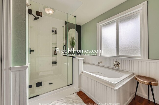 Building Photo - Charming Four Bedroom Home in Rockcreek!