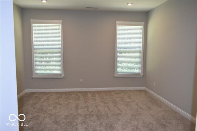 Building Photo - 3858 Elkhorn Wy
