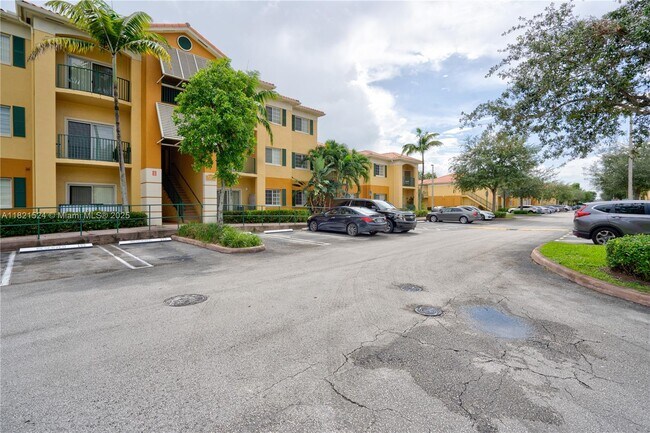 Building Photo - 7200 NW 114th Ave